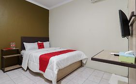 Reddoorz Near Cikampek Mall Karawang